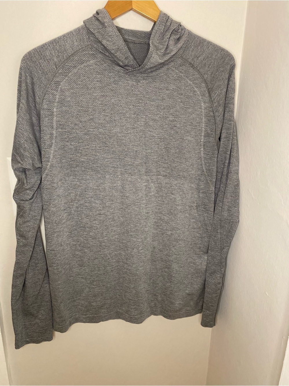 Mens Lululemon swift tech gray hoodie lightweight size large